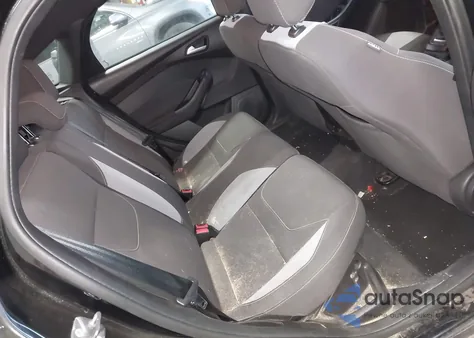 2015 Ford Focus St z USA, uszkodzony, nr VIN 1FADP3L97FL323256